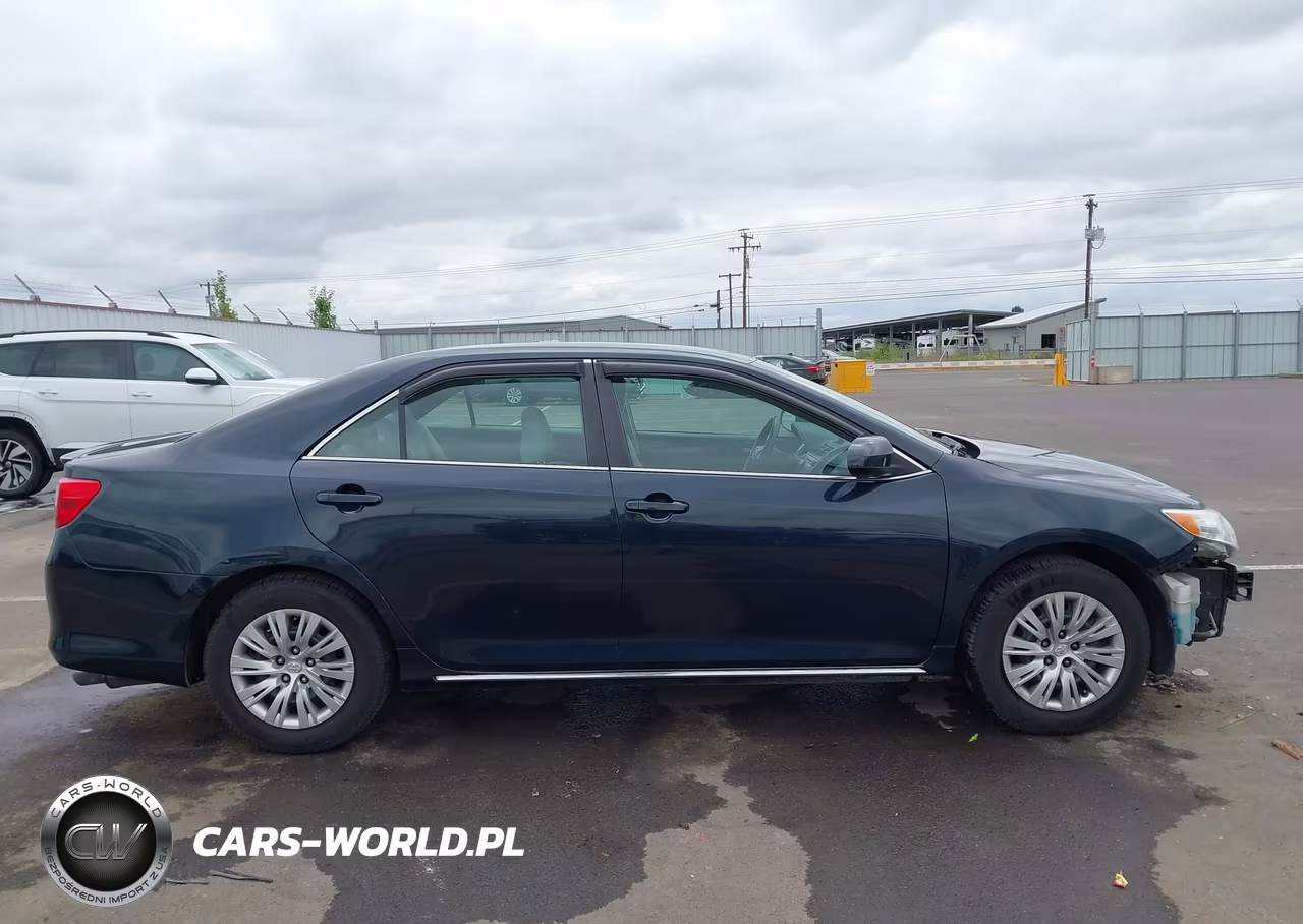 2014 Toyota Camry Le VIN:4T1BF1FK5EU415672 - 14
