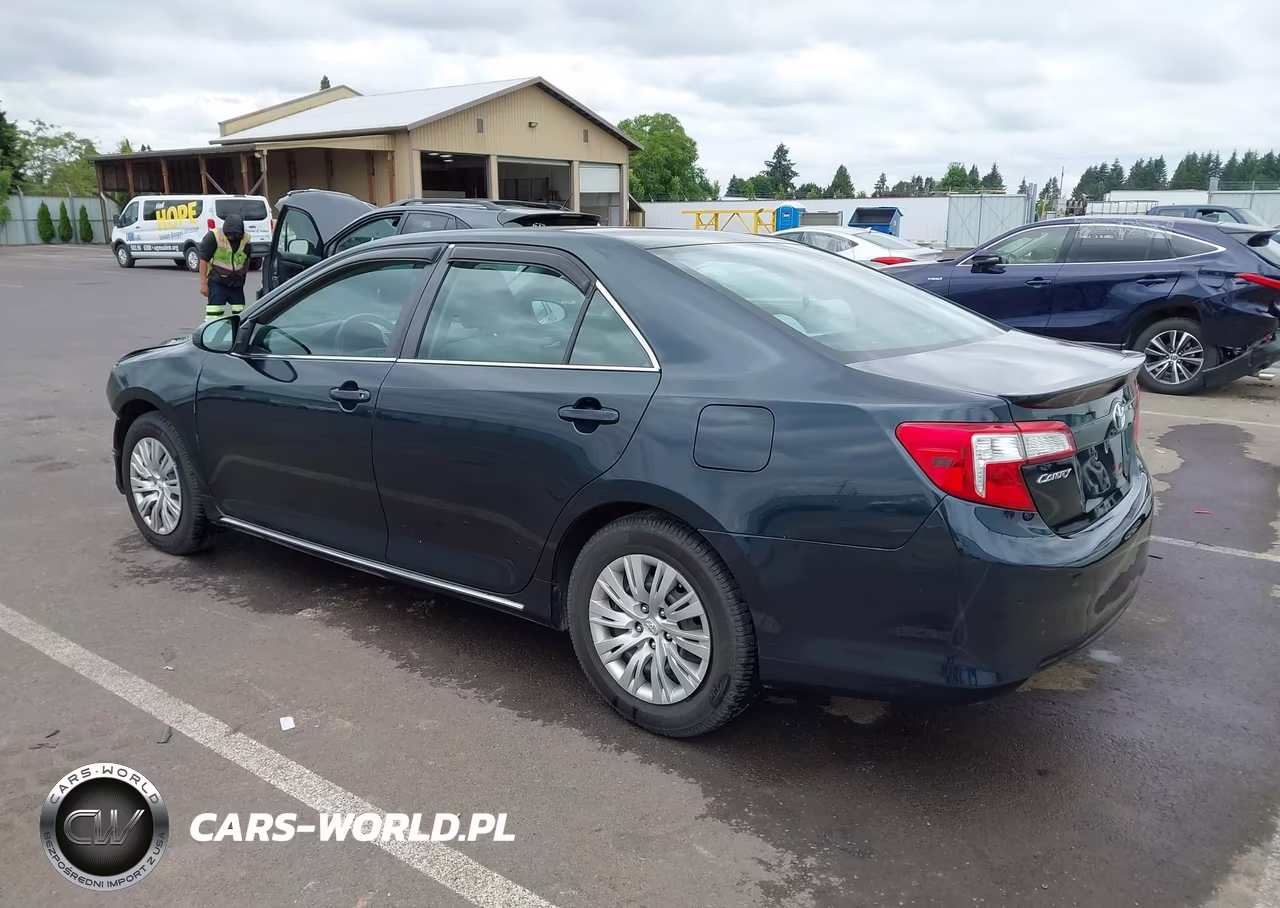 2014 Toyota Camry Le VIN:4T1BF1FK5EU415672 - 3