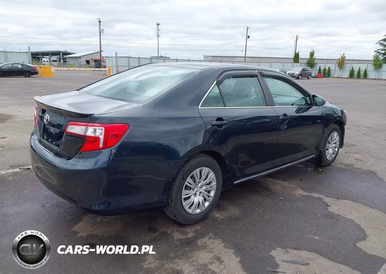 2014 Toyota Camry Le VIN:4T1BF1FK5EU415672 - 4