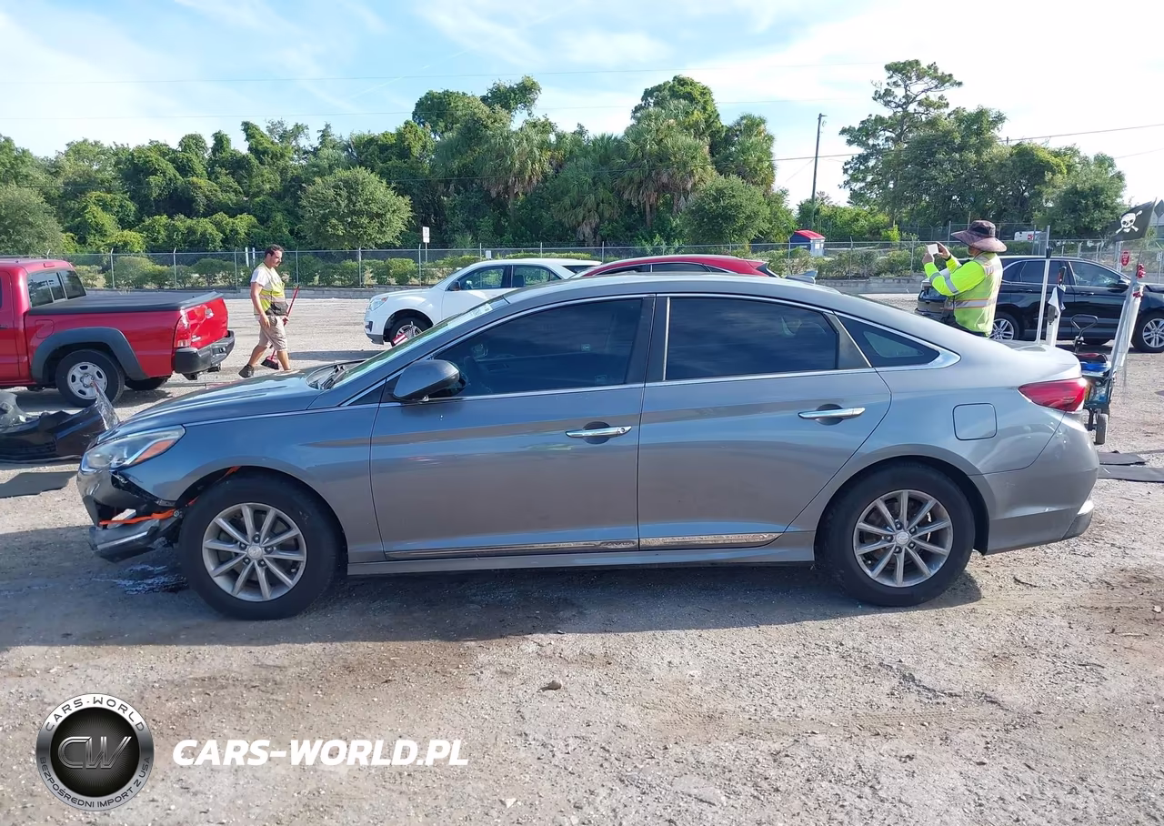 2019 Hyundai Sonata Se VIN:5NPE24AFXKH758301 - 14