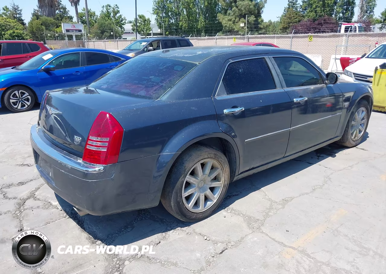 2007 Chrysler 300C VIN:2C3KA63H17H697912 - 4