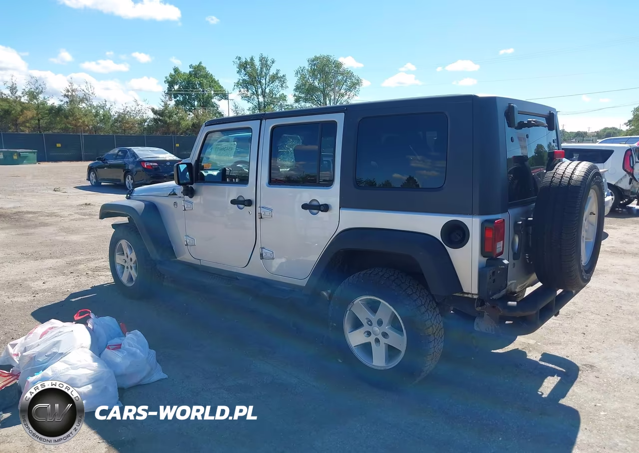 2008 Jeep Wrangler Unlimited X VIN:1J4GA39138L527169 - 3