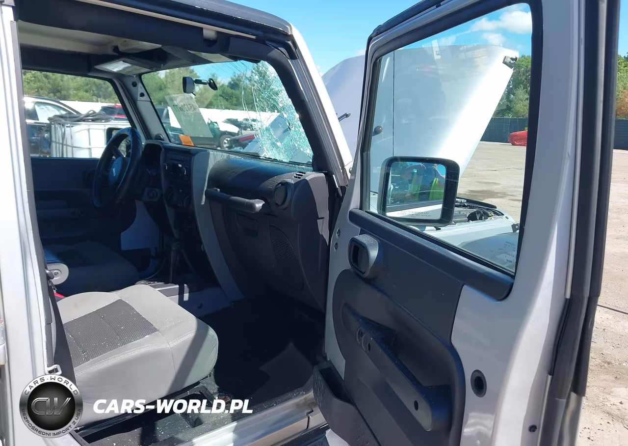 2008 Jeep Wrangler Unlimited X VIN:1J4GA39138L527169 - 5