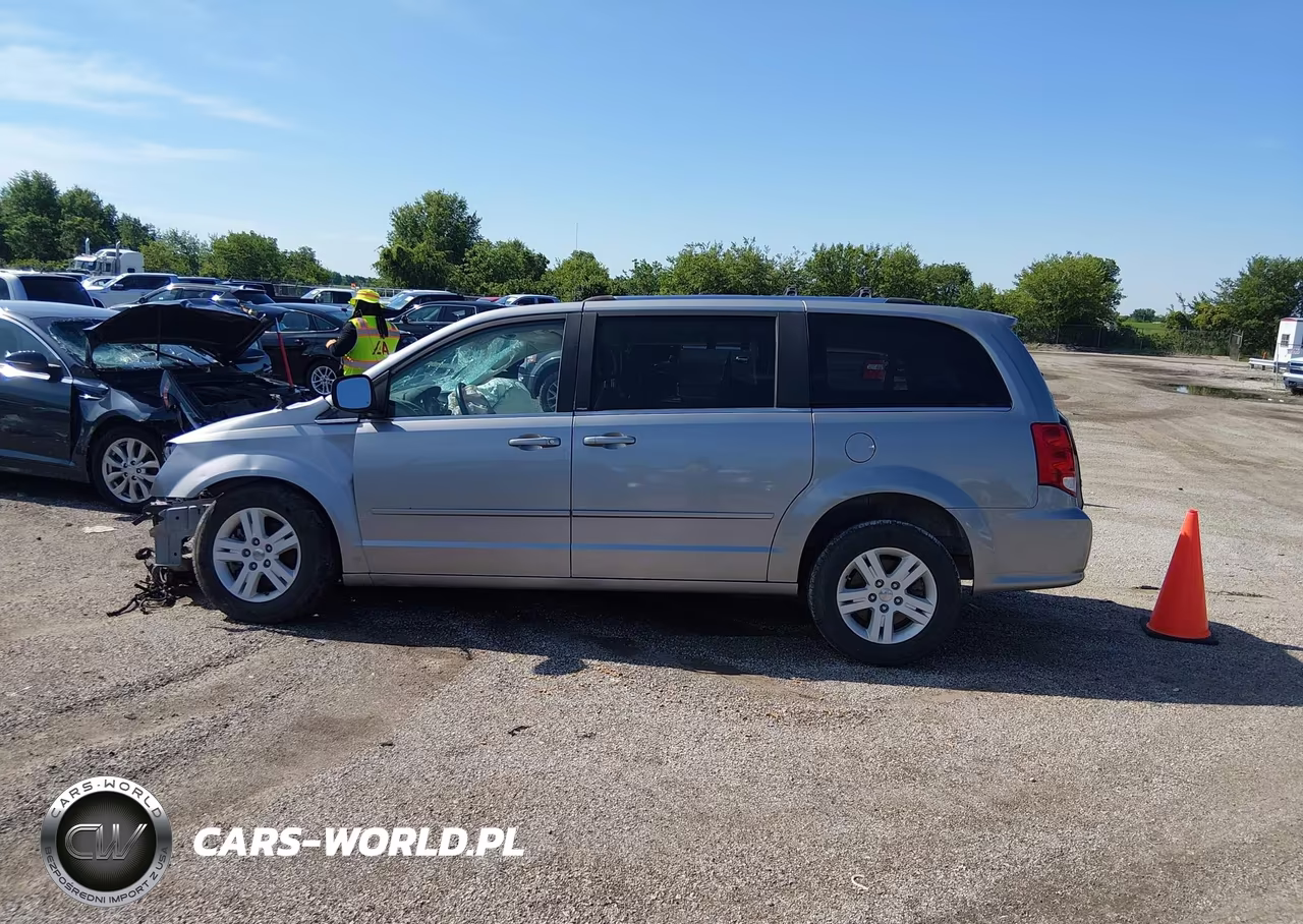 2013 Dodge Grand Caravan Crew VIN:2C4RDGDG4DR617862 - 14
