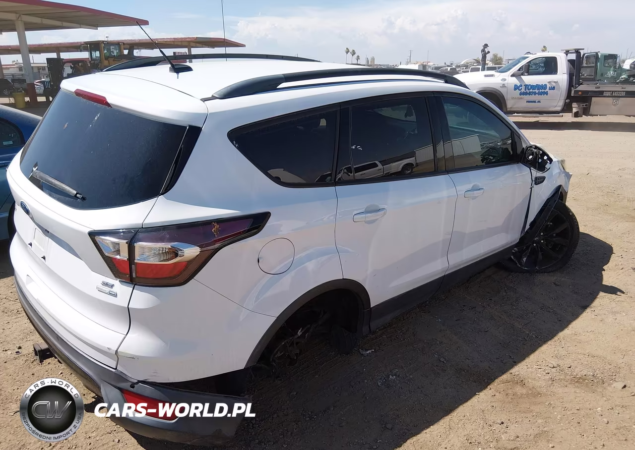 2017 Ford Escape Se VIN:1FMCU9G90HUE37040 - 4