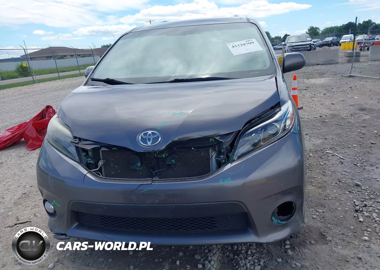 2015 Toyota Sienna Se 8 Passenger VIN:5TDXK3DC3FS565220 - 13
