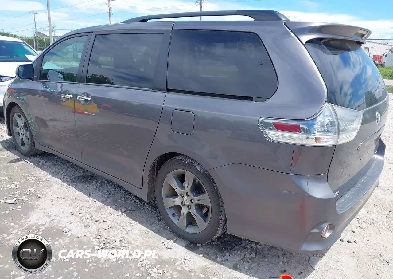 2015 Toyota Sienna Se 8 Passenger VIN:5TDXK3DC3FS565220 - 3