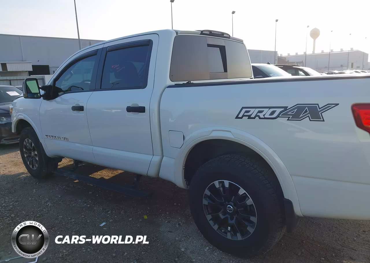 2018 Nissan Titan Pro-4X VIN:1N6AA1E5XJN531624 - 15