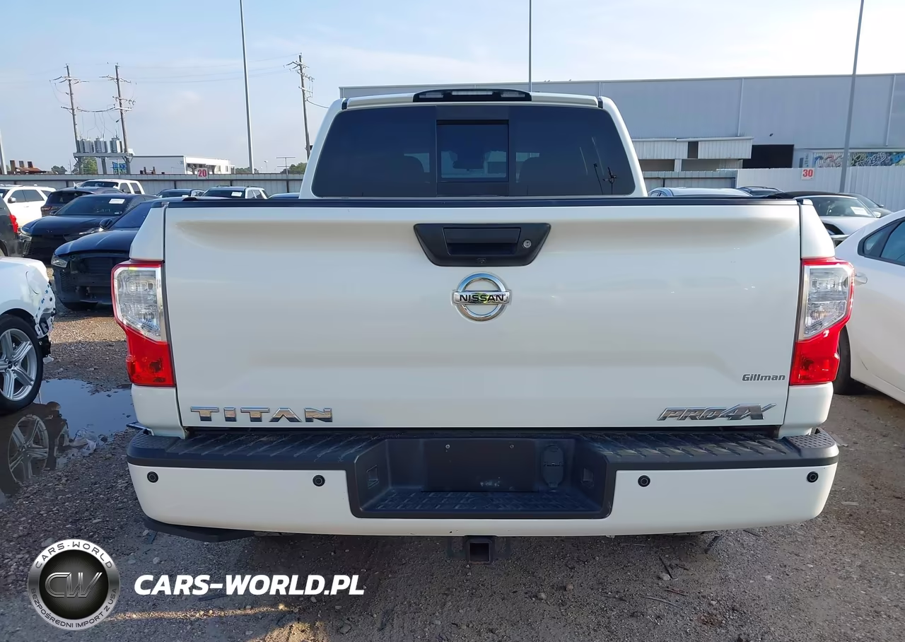 2018 Nissan Titan Pro-4X VIN:1N6AA1E5XJN531624 - 17