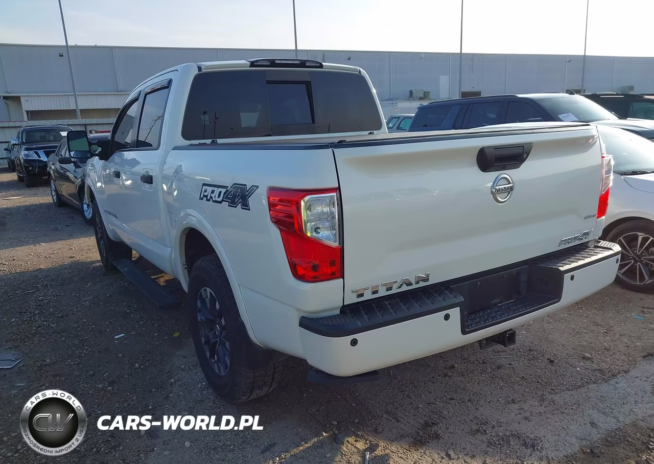 2018 Nissan Titan Pro-4X VIN:1N6AA1E5XJN531624 - 3