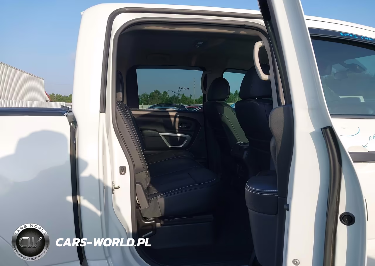 2018 Nissan Titan Pro-4X VIN:1N6AA1E5XJN531624 - 8