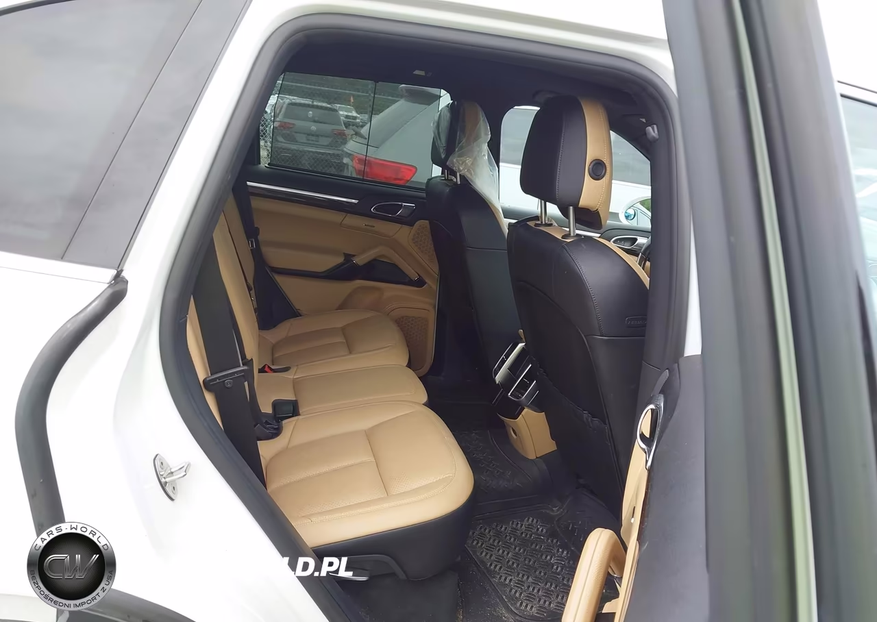 2017 Porsche Cayenne Platinum Edition VIN:WP1AA2A21HKA82879 - 8