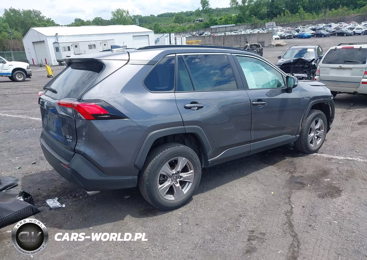 2022 Toyota Rav4 Xle VIN:2T3P1RFVXNC295194 - 4