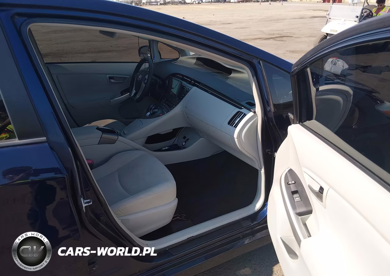 2012 Toyota Prius Two VIN:JTDKN3DU3C1507448 - 5