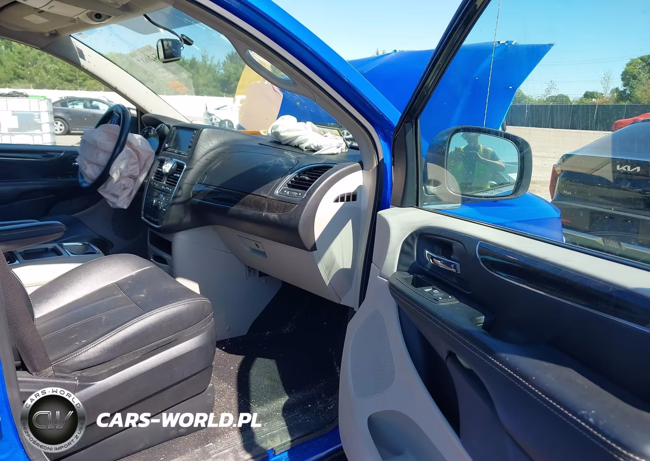 2014 Chrysler Town & Country Touring VIN:2C4RC1BG7ER408510 - 5