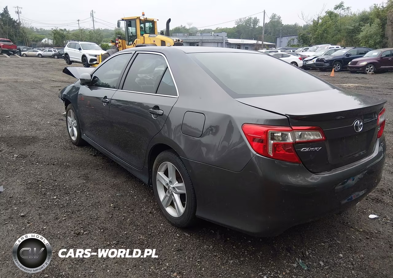 2014 Toyota Camry Se VIN:4T1BF1FKXEU329046 - 3