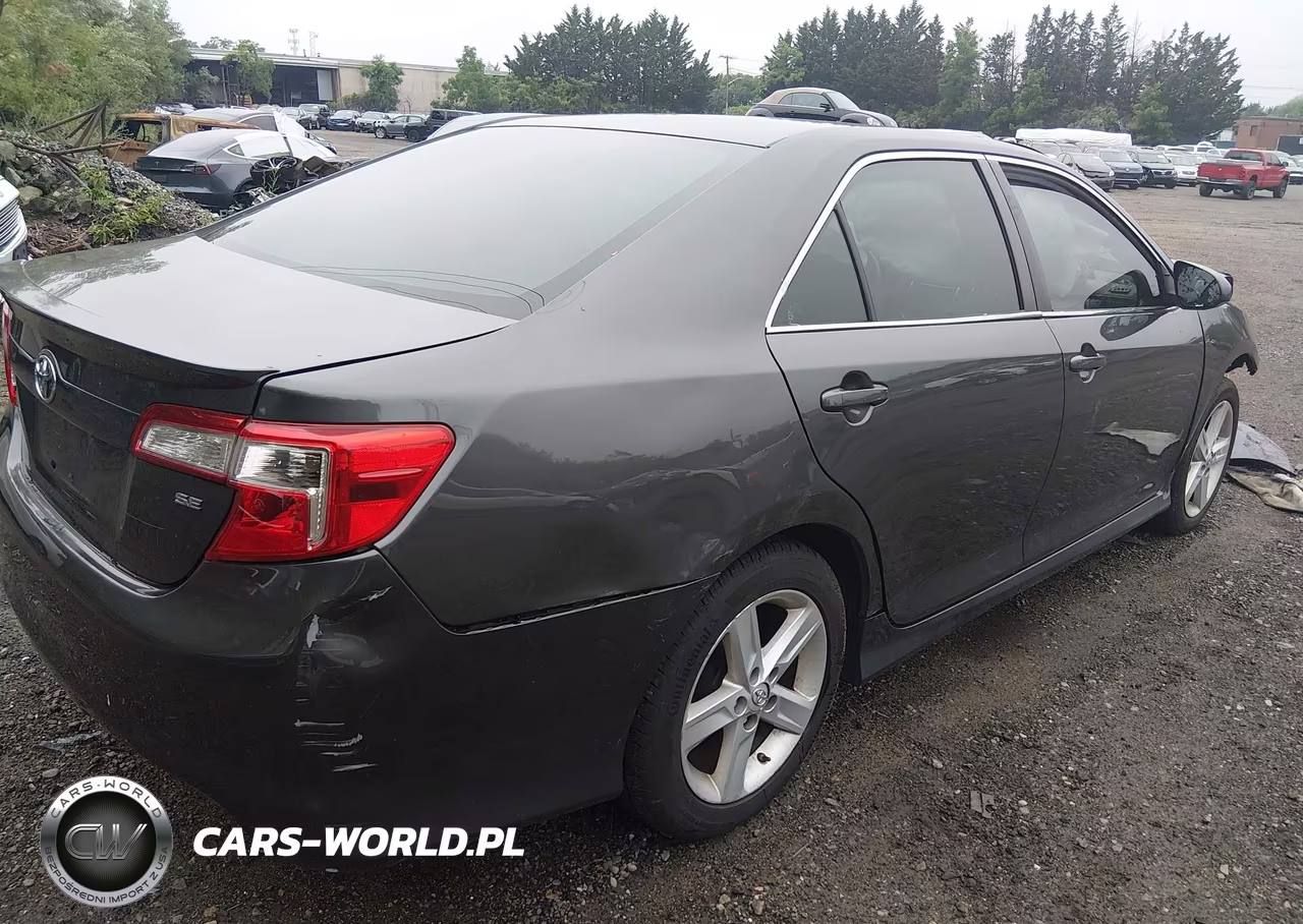 2014 Toyota Camry Se VIN:4T1BF1FKXEU329046 - 4