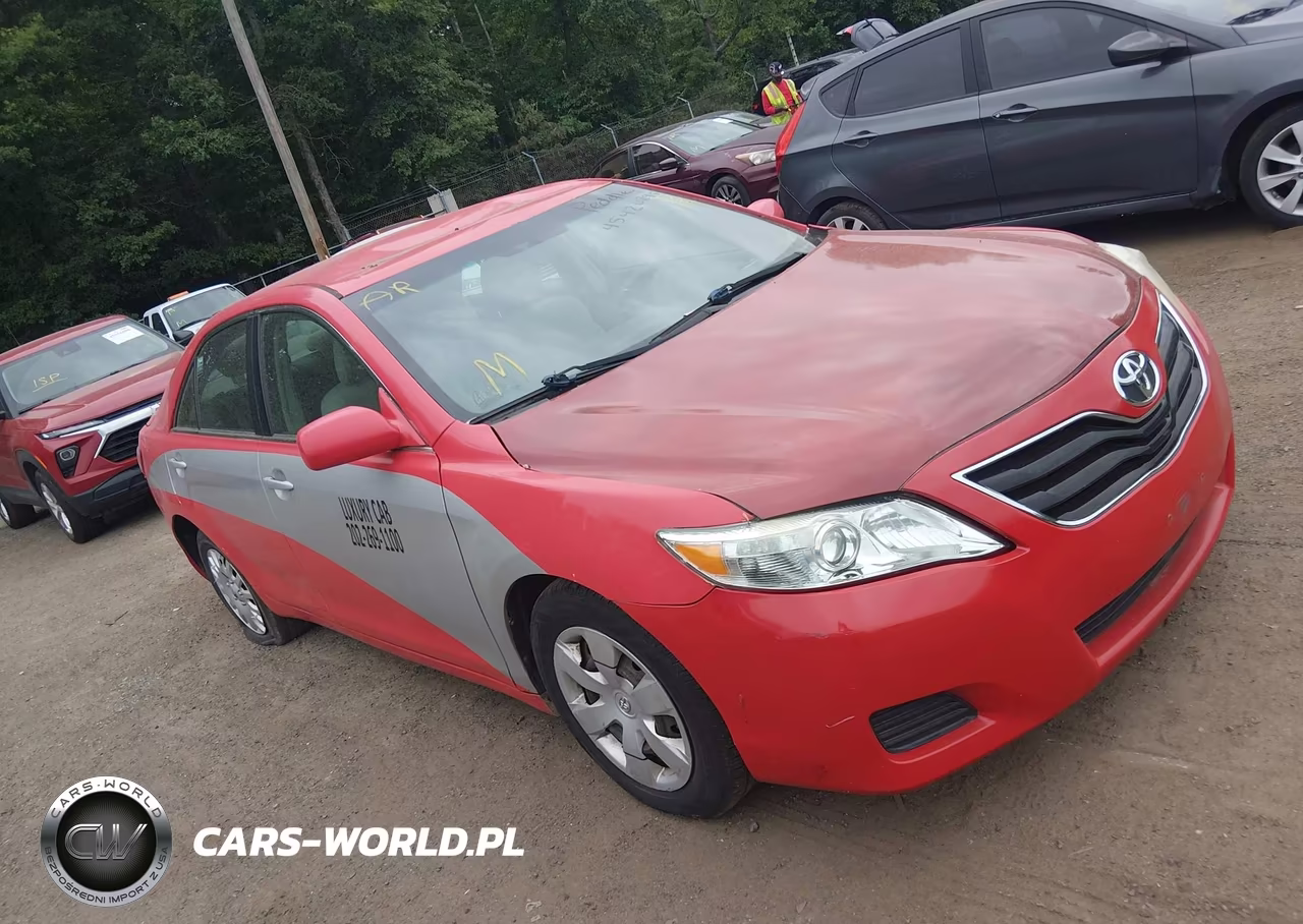 2011 Toyota Camry Le – zdjęcie 1 z 11