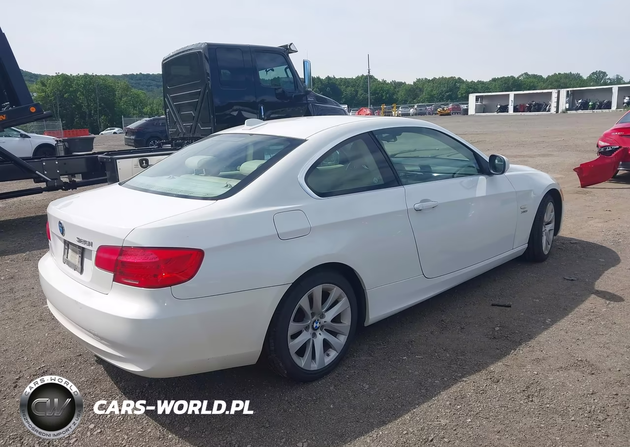 2011 BMW 328I xDrive VIN:WBAKF5C50BE655743 - 4