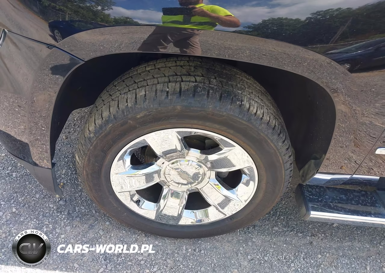 2017 Chevrolet Tahoe Lt VIN:1GNSKBKC9HR284443 - 12