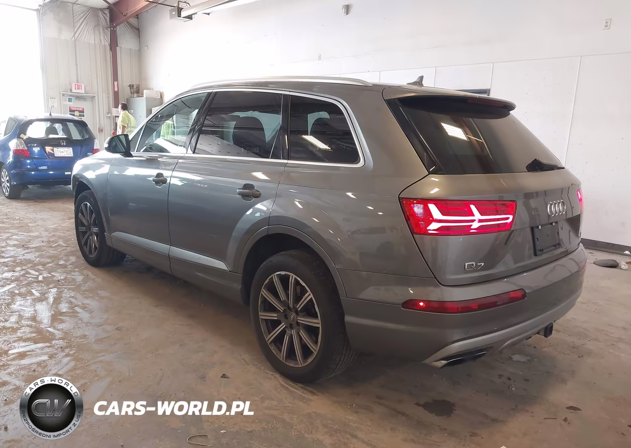 2018 Audi Q7 3.0T Premium VIN:WA1VAAF74JD011147 - 3