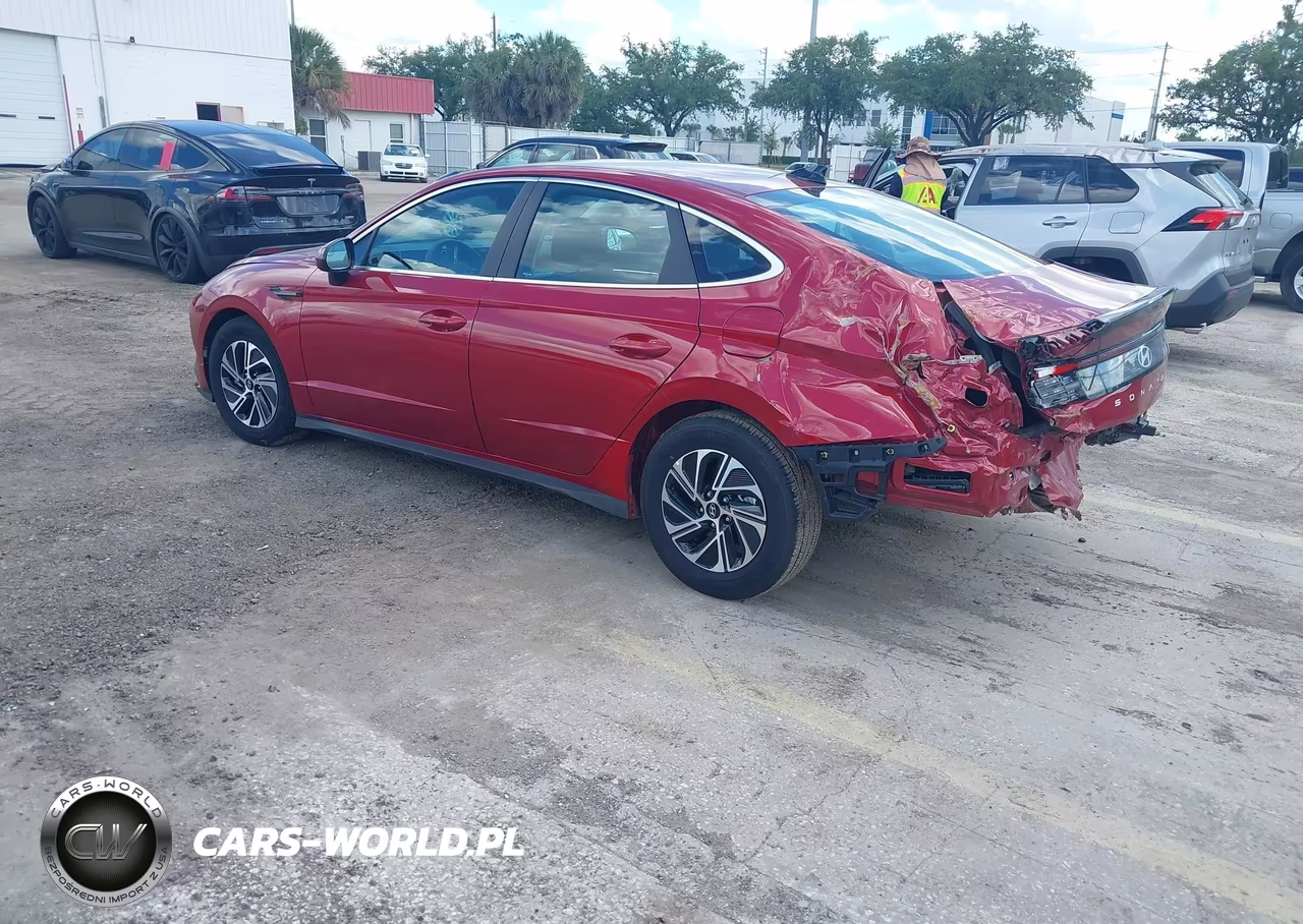 2026 Hyundai Sonata Hybrid Blue VIN:KMHL24JJ8TA138417 - 3
