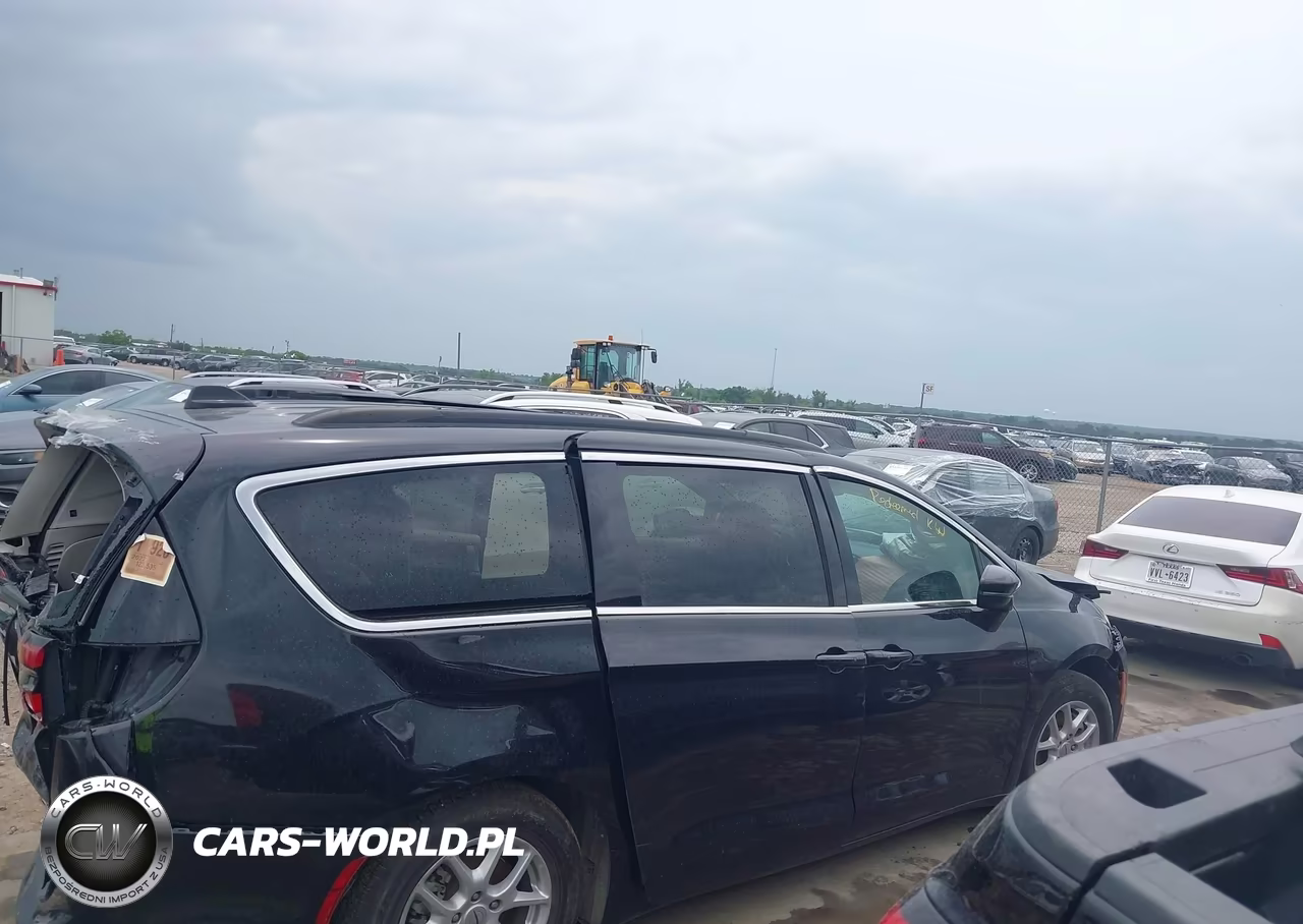 2022 Chrysler Pacifica Touring L VIN:2C4RC1BG7NR214639 - 12