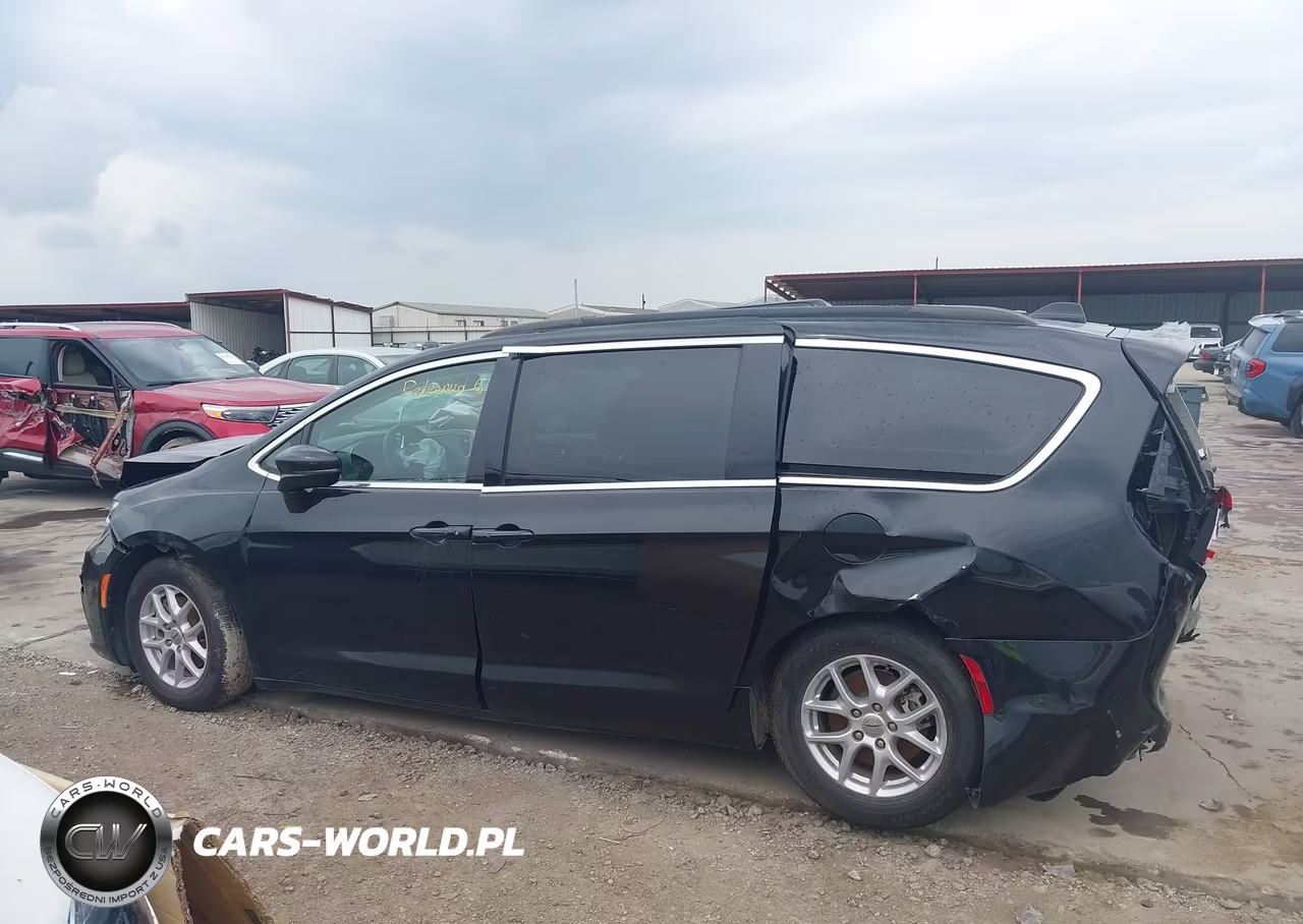 2022 Chrysler Pacifica Touring L VIN:2C4RC1BG7NR214639 - 13