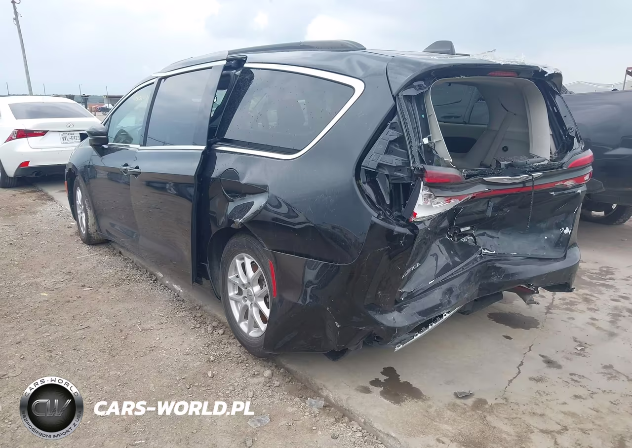 2022 Chrysler Pacifica Touring L VIN:2C4RC1BG7NR214639 - 3