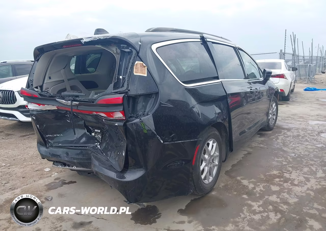 2022 Chrysler Pacifica Touring L VIN:2C4RC1BG7NR214639 - 4