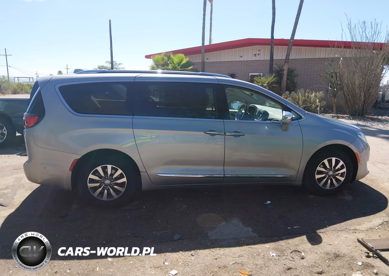 2020 Chrysler Pacifica Hybrid Limited VIN:2C4RC1N76LR113648 - 12