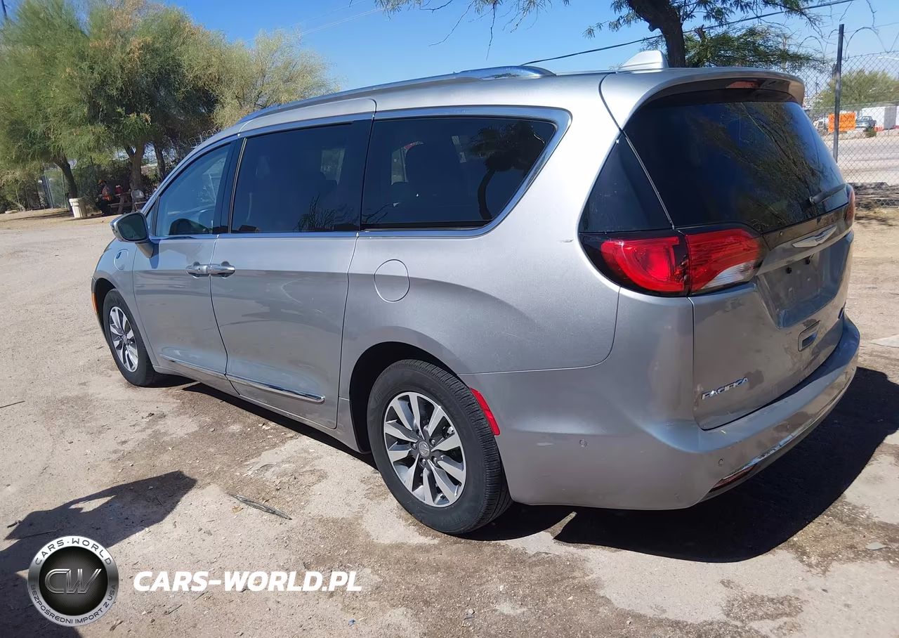 2020 Chrysler Pacifica Hybrid Limited VIN:2C4RC1N76LR113648 - 3