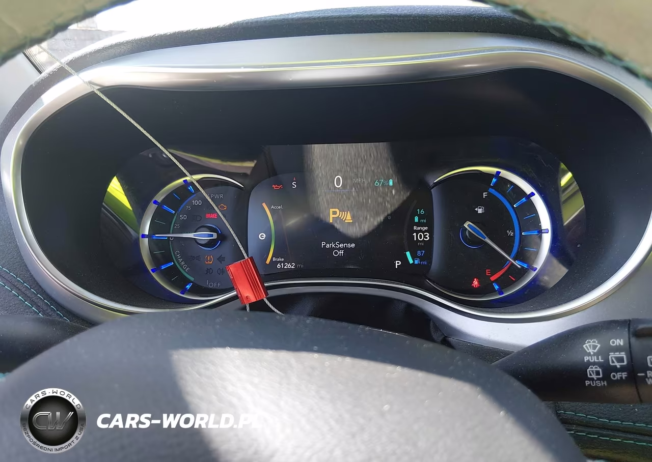 2020 Chrysler Pacifica Hybrid Limited VIN:2C4RC1N76LR113648 - 7