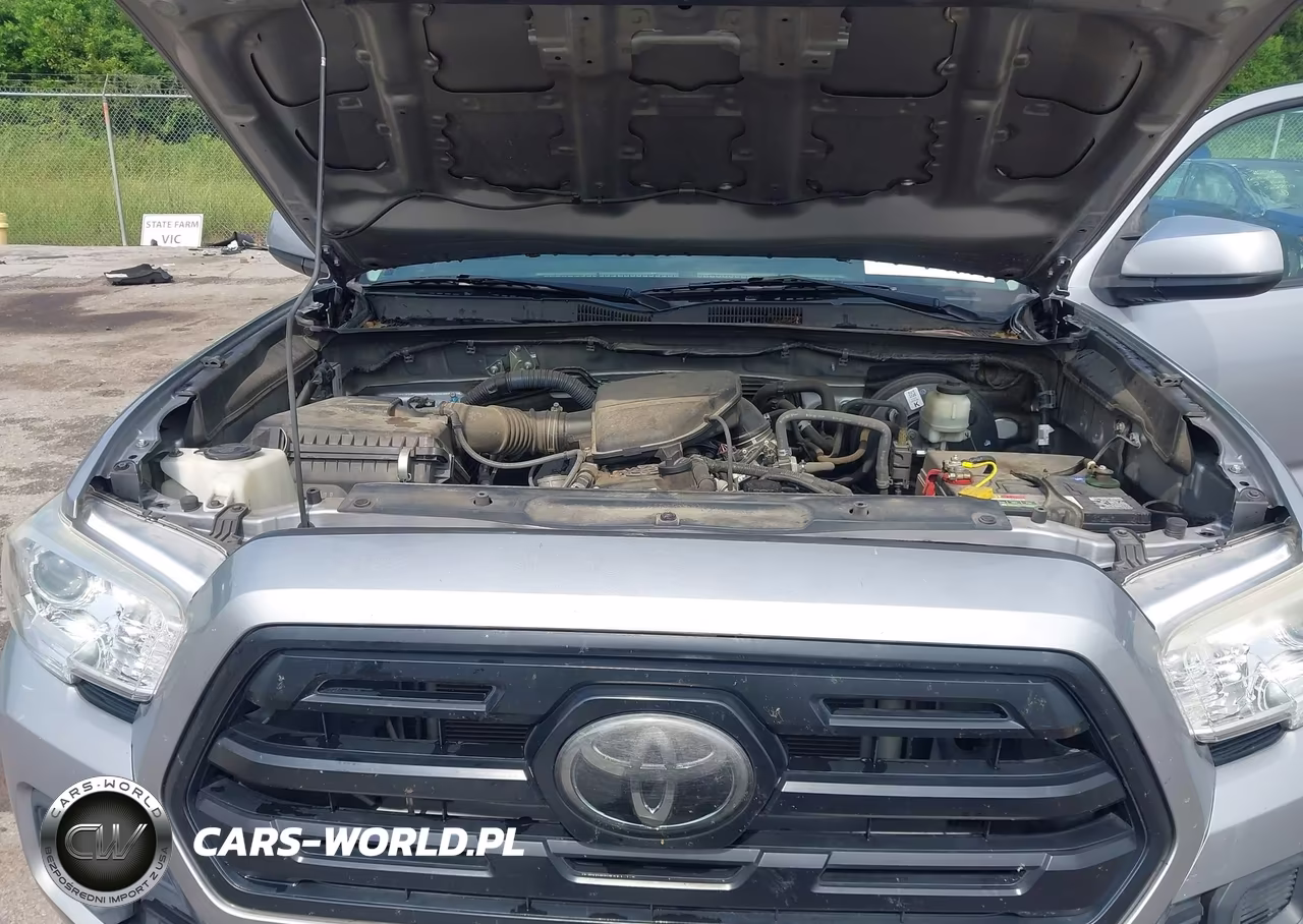2018 Toyota Tacoma Sr VIN:5TFAX5GN4JX119869 - 10
