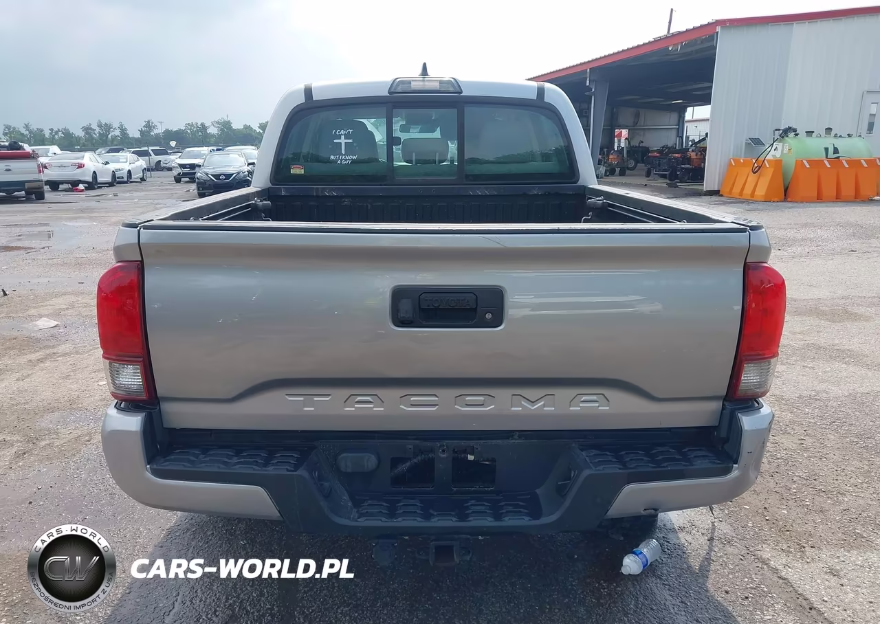 2018 Toyota Tacoma Sr VIN:5TFAX5GN4JX119869 - 16