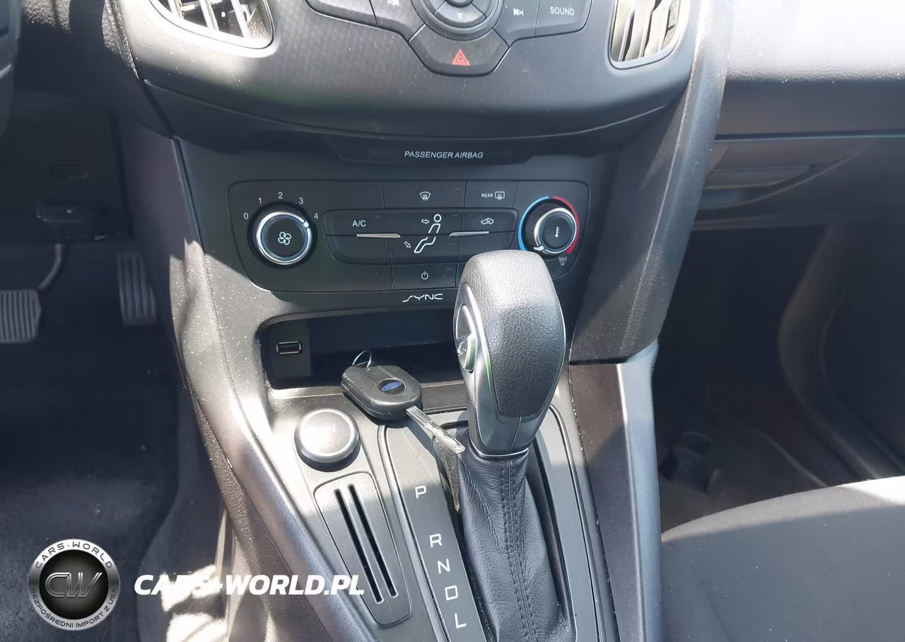 2017 Ford Focus Se VIN:1FADP3K24HL263573 - 11