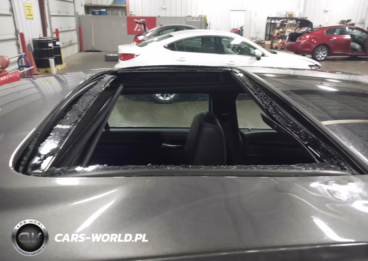 2014 Chrysler 300 300S VIN:2C3CCAGG8EH255760 - 17