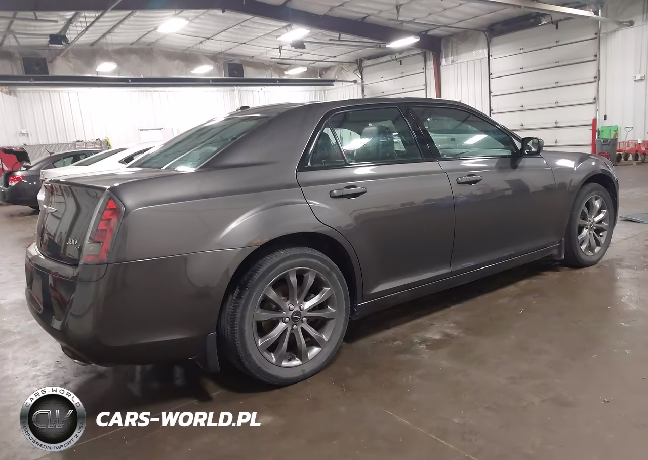 2014 Chrysler 300 300S VIN:2C3CCAGG8EH255760 - 4