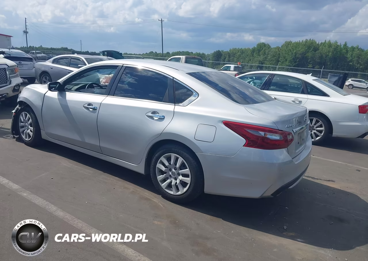 2018 Nissan Altima 2.5 S VIN:1N4AL3AP2JC184808 - 3