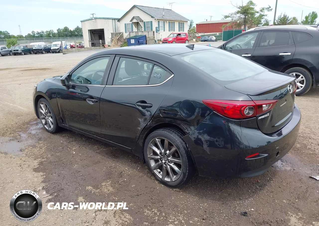 2018 Mazda Mazda3 Touring VIN:3MZBN1V34JM215945 - 3