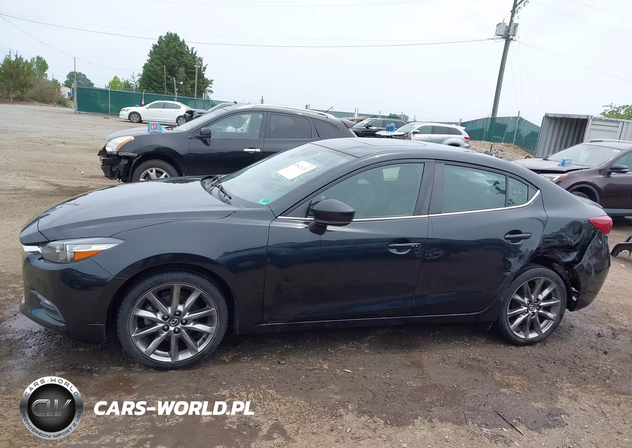 2018 Mazda Mazda3 Touring VIN:3MZBN1V34JM215945 - 6