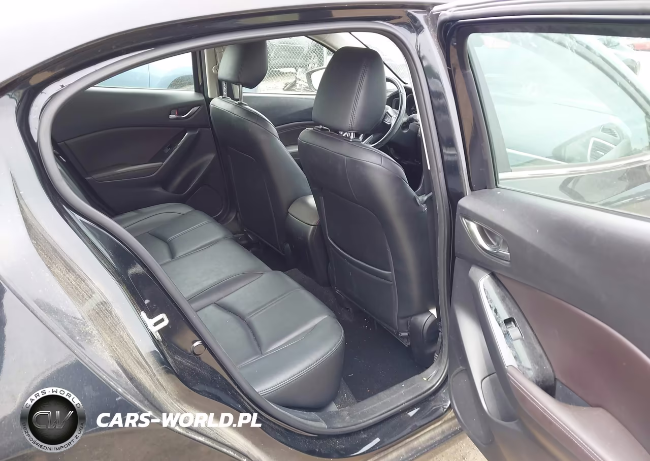 2018 Mazda Mazda3 Touring VIN:3MZBN1V34JM215945 - 8