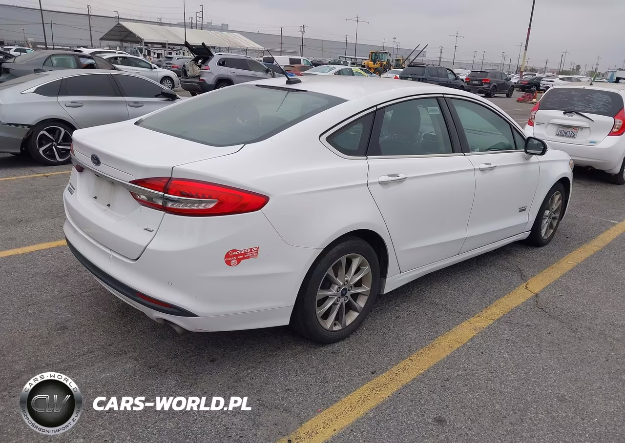 2018 Ford Fusion Energi Se Luxury VIN:3FA6P0PU6JR143329 - 4
