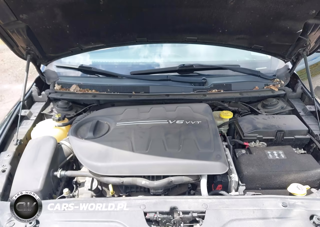 2015 Chrysler 200 C VIN:1C3CCCCG0FN520407 - 10