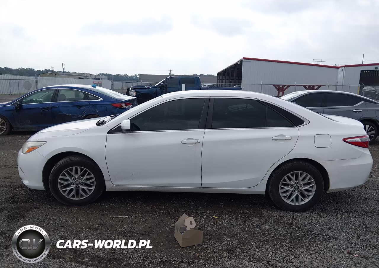 2017 Toyota Camry Le VIN:4T1BF1FK4HU777111 - 15