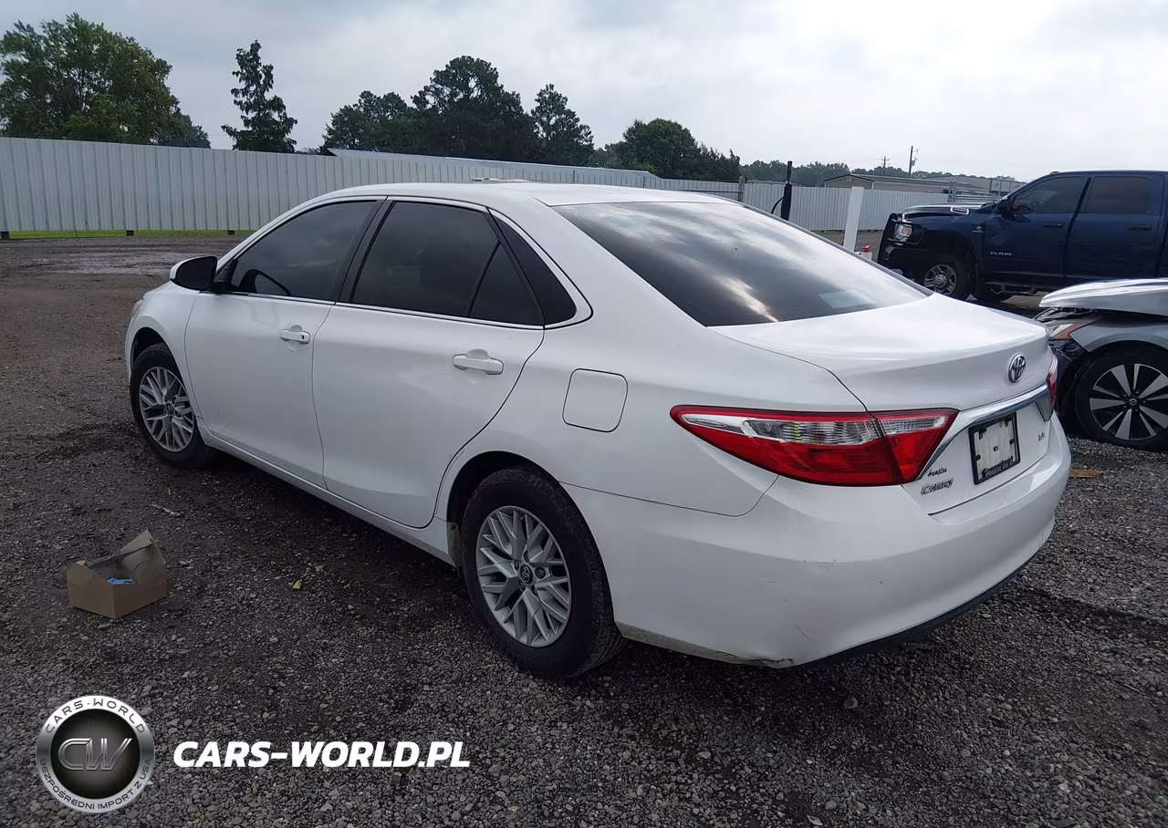2017 Toyota Camry Le VIN:4T1BF1FK4HU777111 - 3