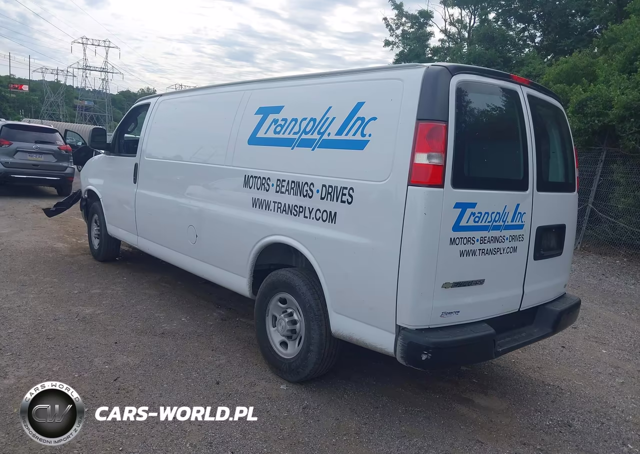2017 Chevrolet Express 2500 Work Van VIN:1GCWGBFF7H1101118 - 3