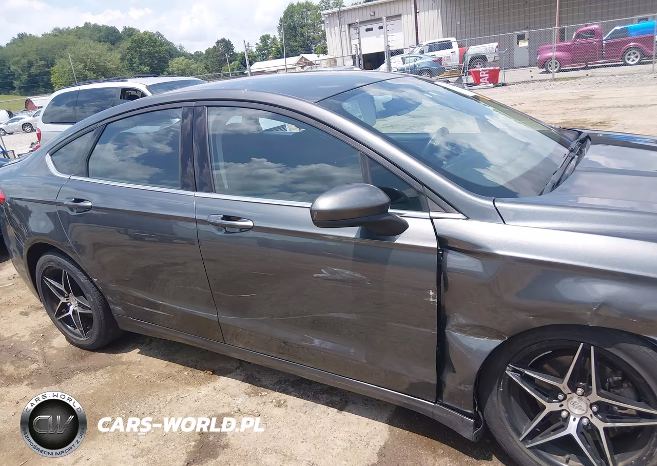 2018 Ford Fusion S VIN:3FA6P0G7XJR195900 - 13