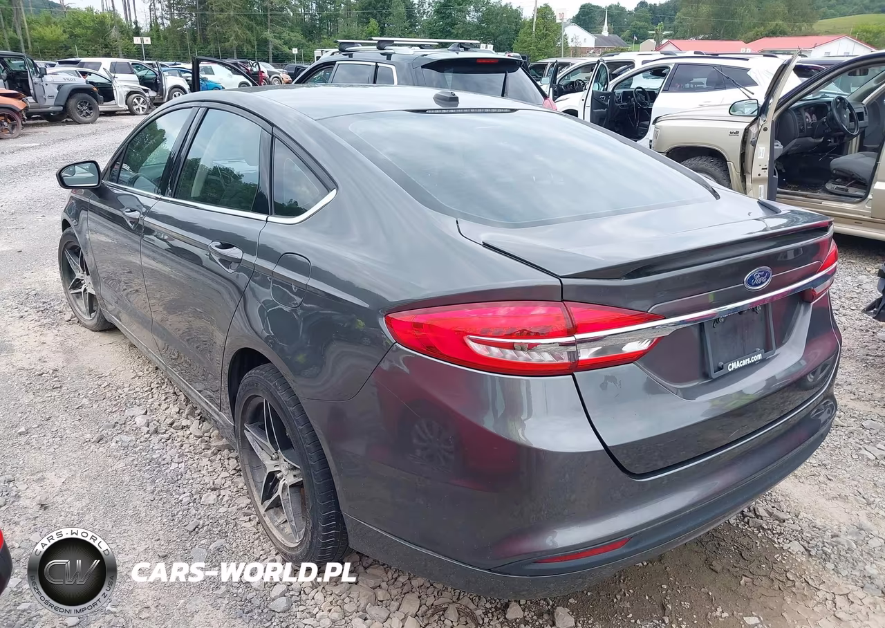 2018 Ford Fusion S VIN:3FA6P0G7XJR195900 - 3
