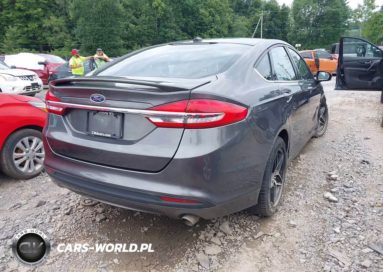 2018 Ford Fusion S VIN:3FA6P0G7XJR195900 - 4